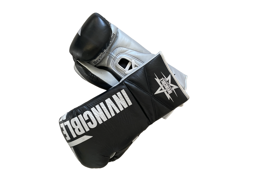 Gants de boxe Aswad 16oz — cuir de grain supérieur noir à lacets, étoile blanche, Invincible